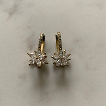 Load image into Gallery viewer, Make Your Wishes Come True Statement Dangling Flower crystal Earrings
