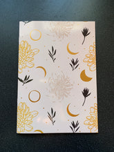 Load image into Gallery viewer, Self Guided Journal For Manifesting Your Dreams & Peace, Mindfulness & Healing 16 Pages