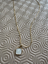 Load image into Gallery viewer, Attract Passion, Courage &amp; Love Seahorse Heart Chakra Intention Crystal necklace for Strong Relationship, Strength, Attraction necklace
