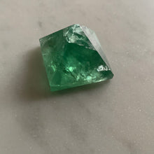 Load image into Gallery viewer, Attract Passion &amp; Love Green Aventurine Heart Chakra Intention Crystal for Strong Relationship, Strength, Attraction 33g
