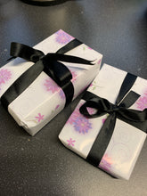 Load image into Gallery viewer, Gift Wrapping for your order

