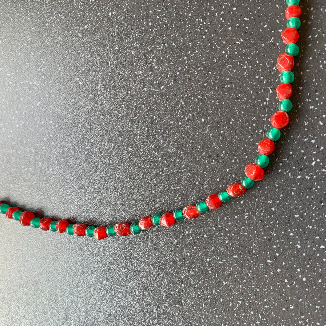 Love Necklace Over The Head Beaded Green and Red for Attracting Love, Happiness, and Commitment, Heart Chakra Statement Intention Jewellery