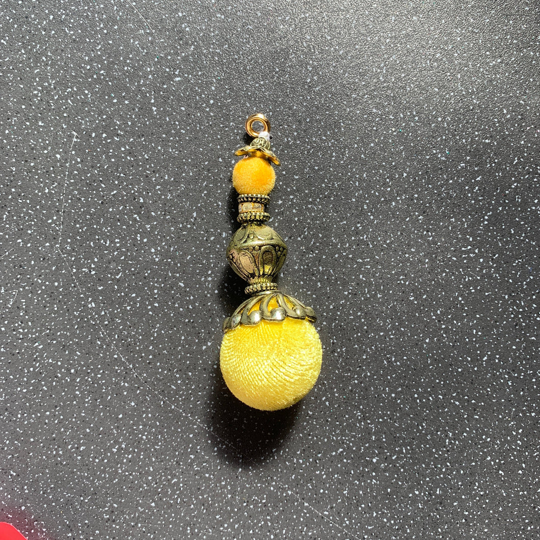 Sacral Chakra Hanging Yellow Intention Decoration Intention Tassel Handmade Ornament Charm Car Accessory Keychain Decoration